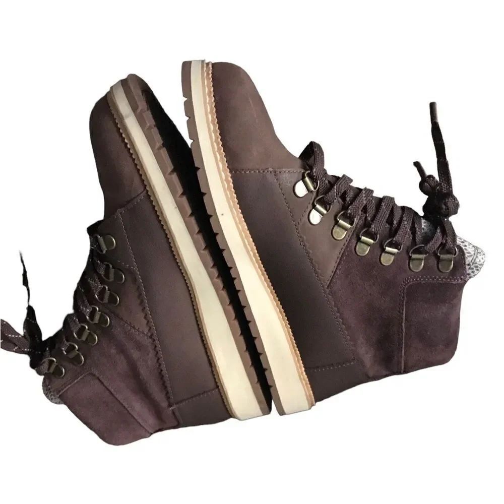 Toms McKenna brown suede lace up boot new without box perfect condition size 6
